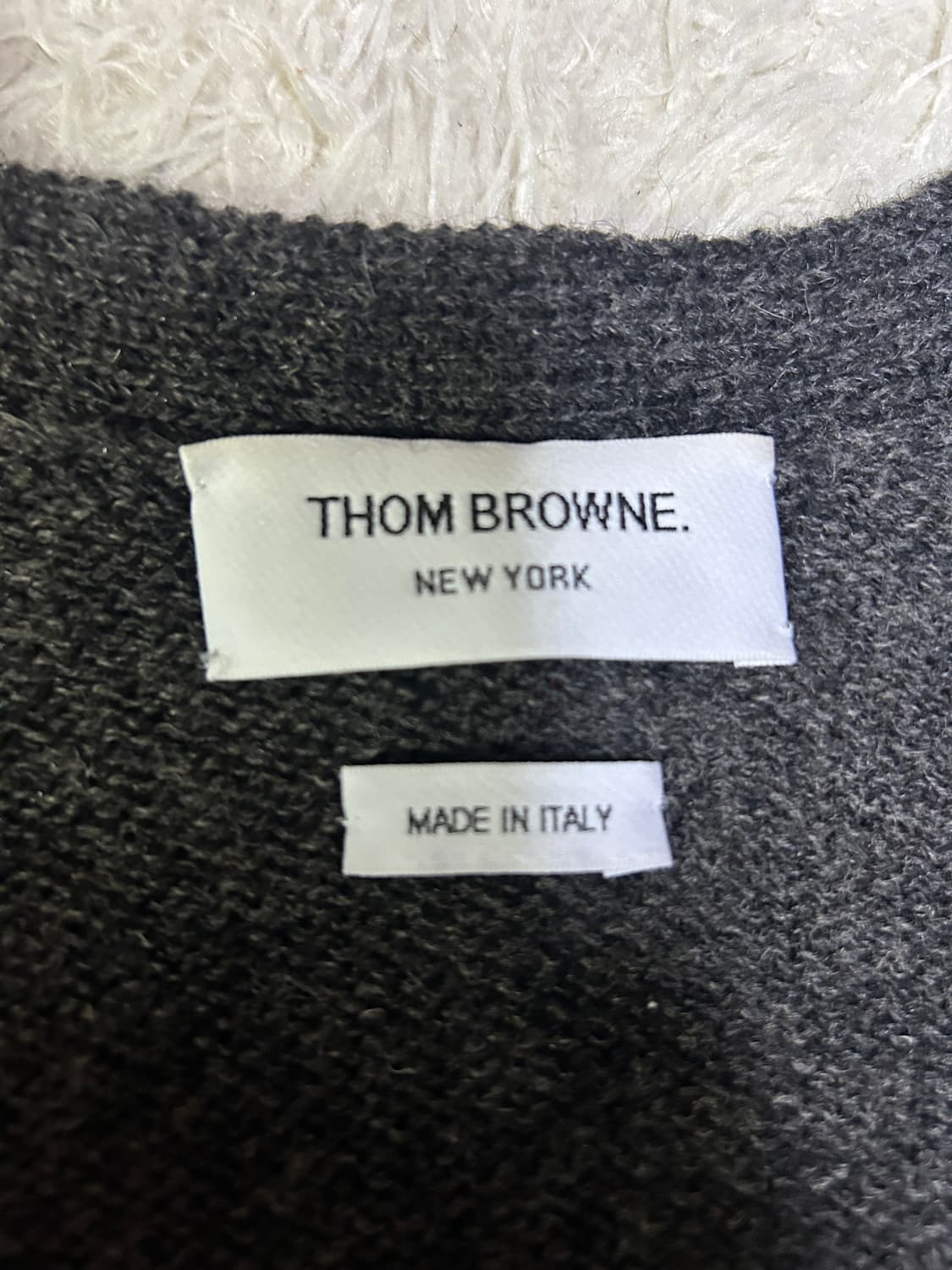 [4, 새상품급] 톰브라운 셰틀랜드 가디건 다크그레이 상품이미지2