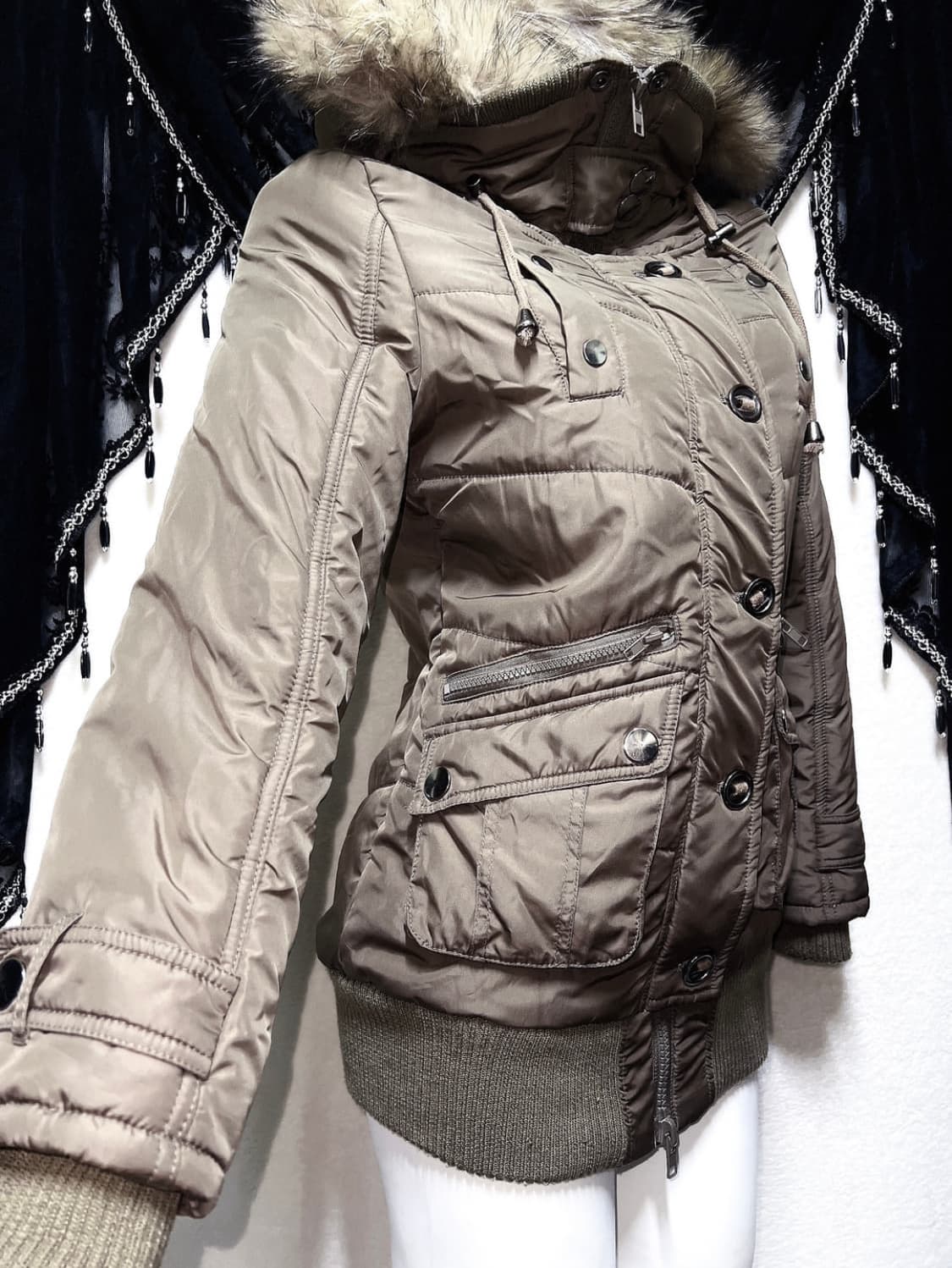 라쿤퍼후드 하이넥 패딩점퍼투웨이 울프죠 y2k 아카이브 펑크 갸루 핀터 상품이미지3