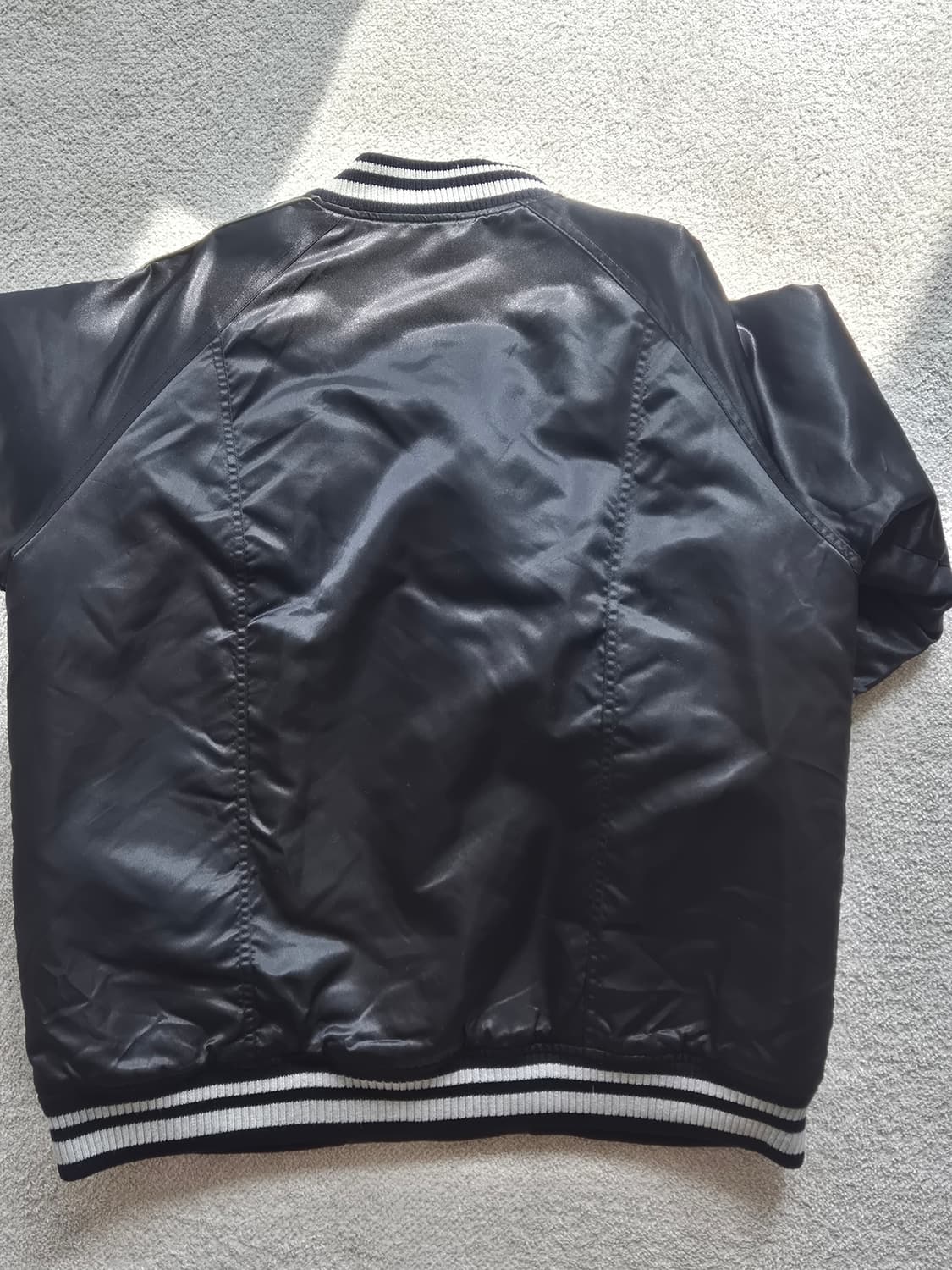 MLB 블랙 바시티 점퍼 XL 택포4.8 상품이미지4