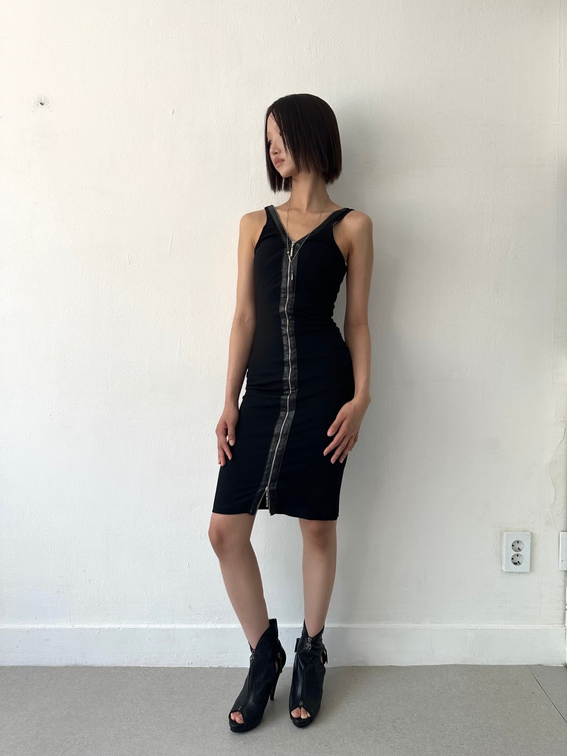 베르사체 베르수스 00s 투웨이 집업 슬리브리스 드레스 상품이미지2