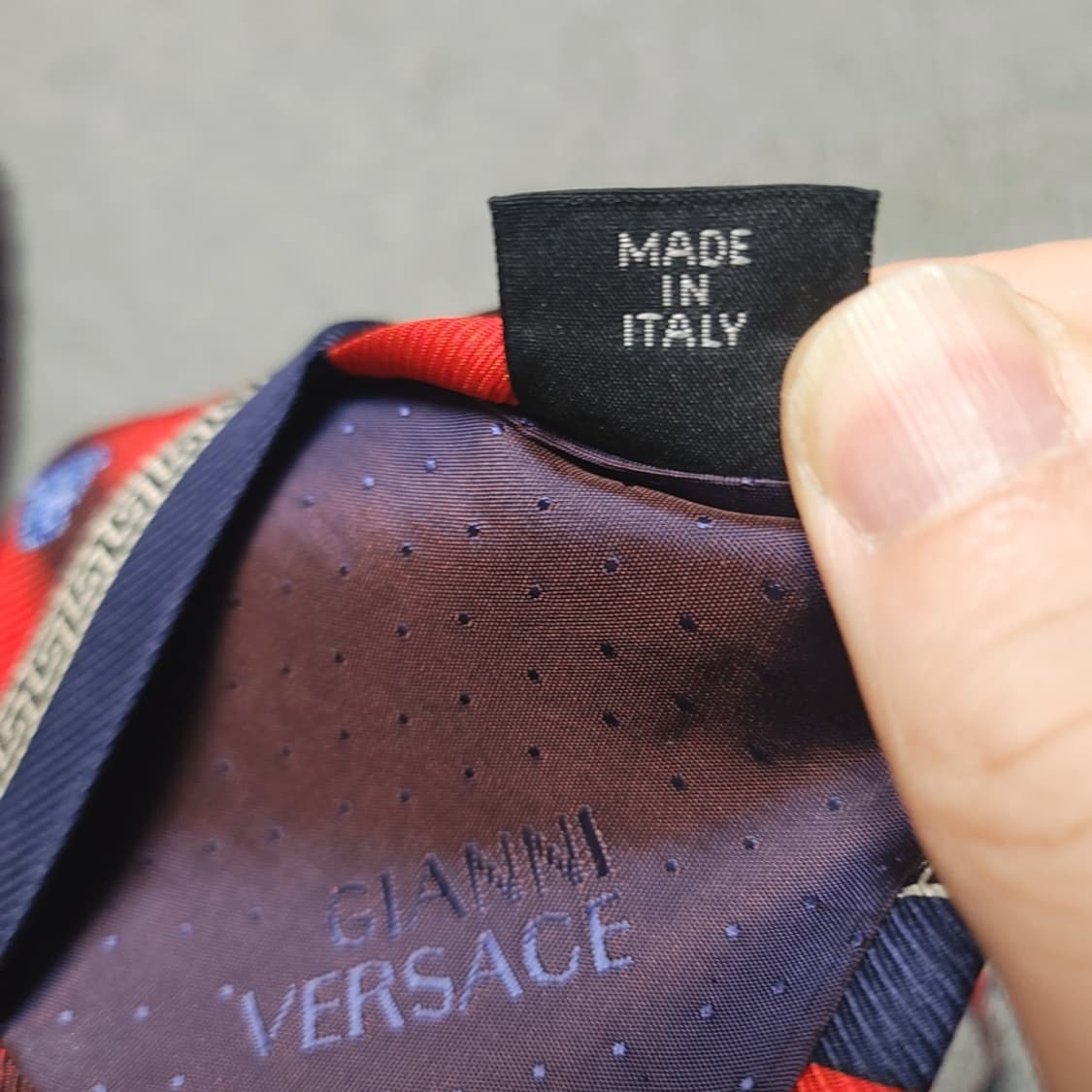 베르사체 메두사 레드 패턴 실크 넥타이 상품이미지5
