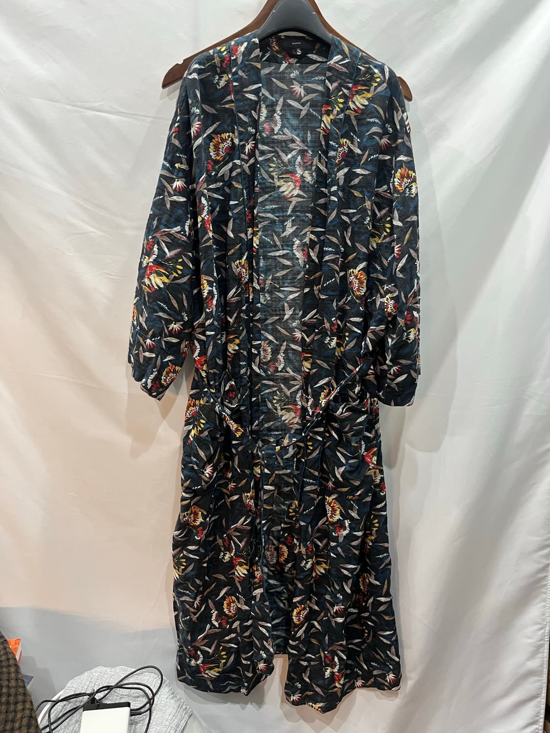 비이커 플로랄 린넨 로브 F 상품이미지1