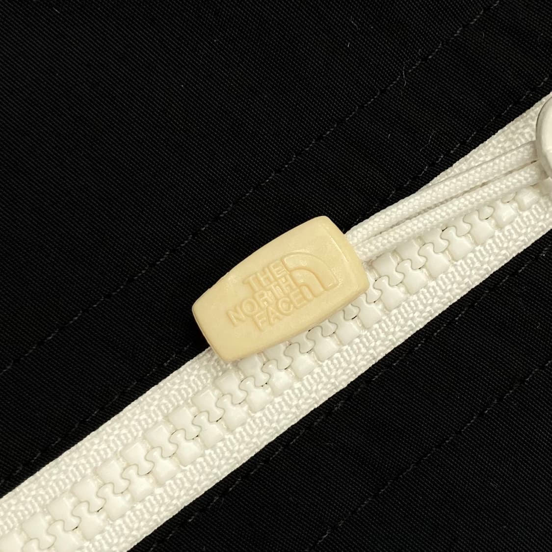 The North Face 노스페이스 자수로고 블랙 마 상품이미지3