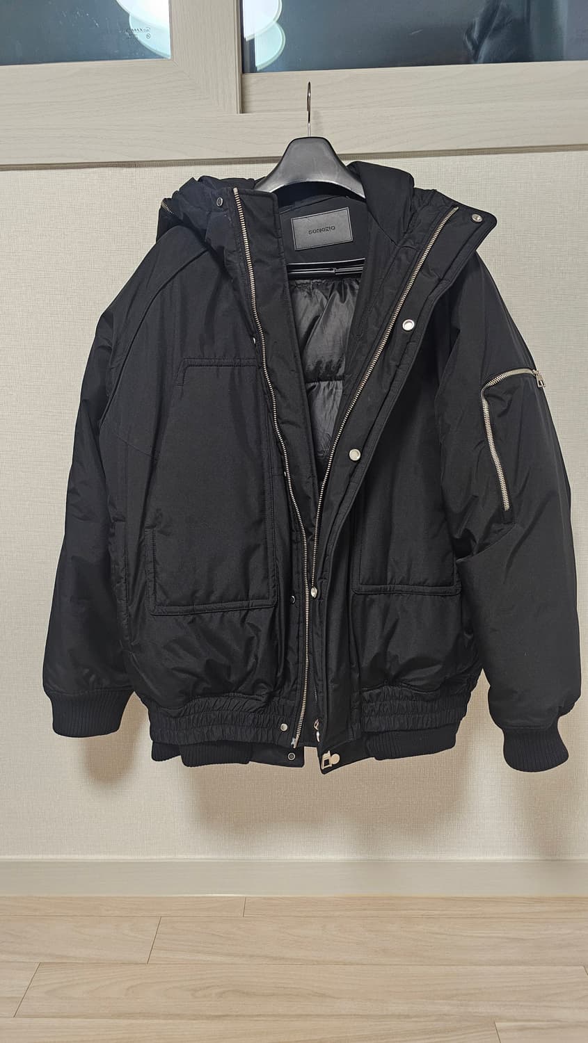 송지오 22FW 와이드 포켓후드 패딩 상품이미지1