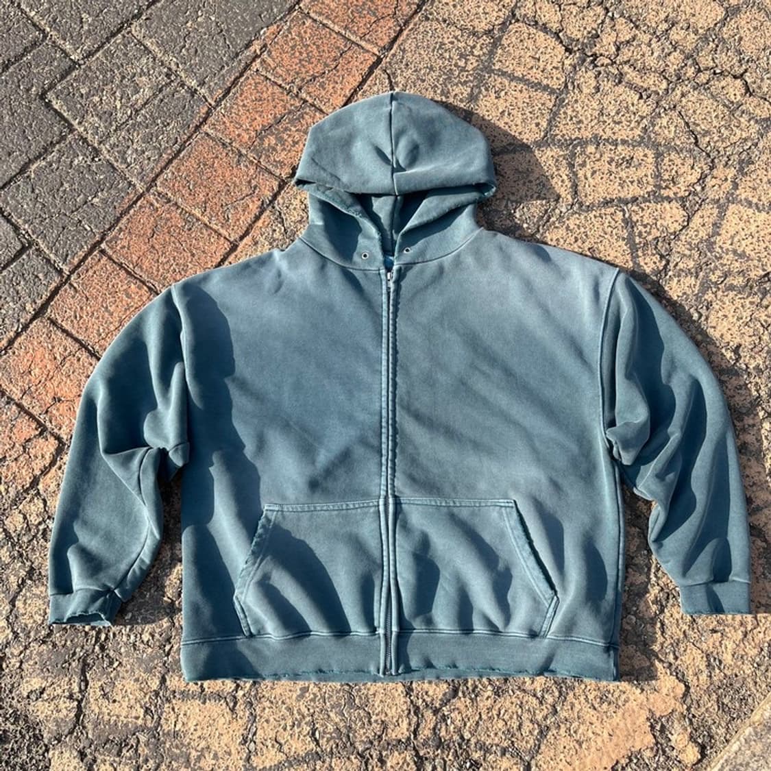 소버 굿즈 레플리카 시리즈 풀집 후디 페이드 블루 상품이미지1