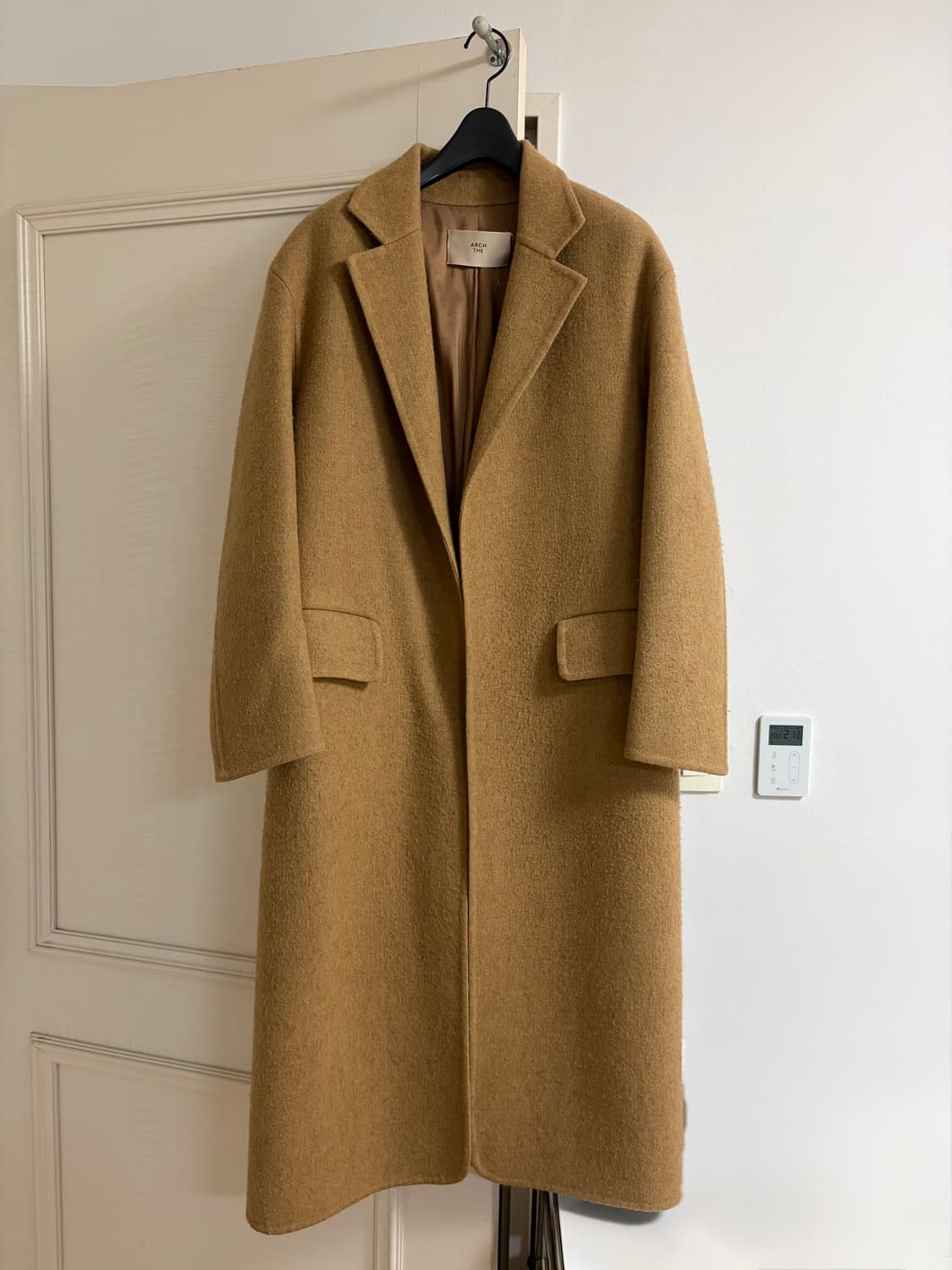 아치더 ARCH THE 핸드메이드 카멜 롱 코트 상품이미지1