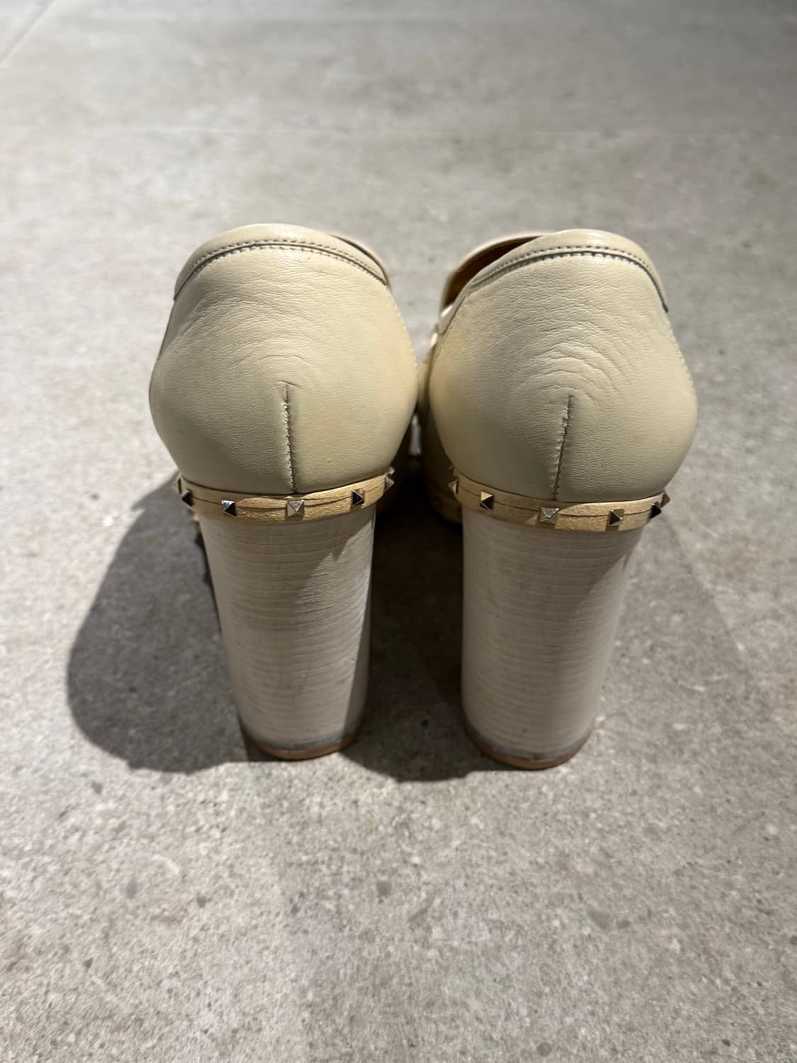 발렌티노 락스터드 로퍼 힐 37 상품이미지3