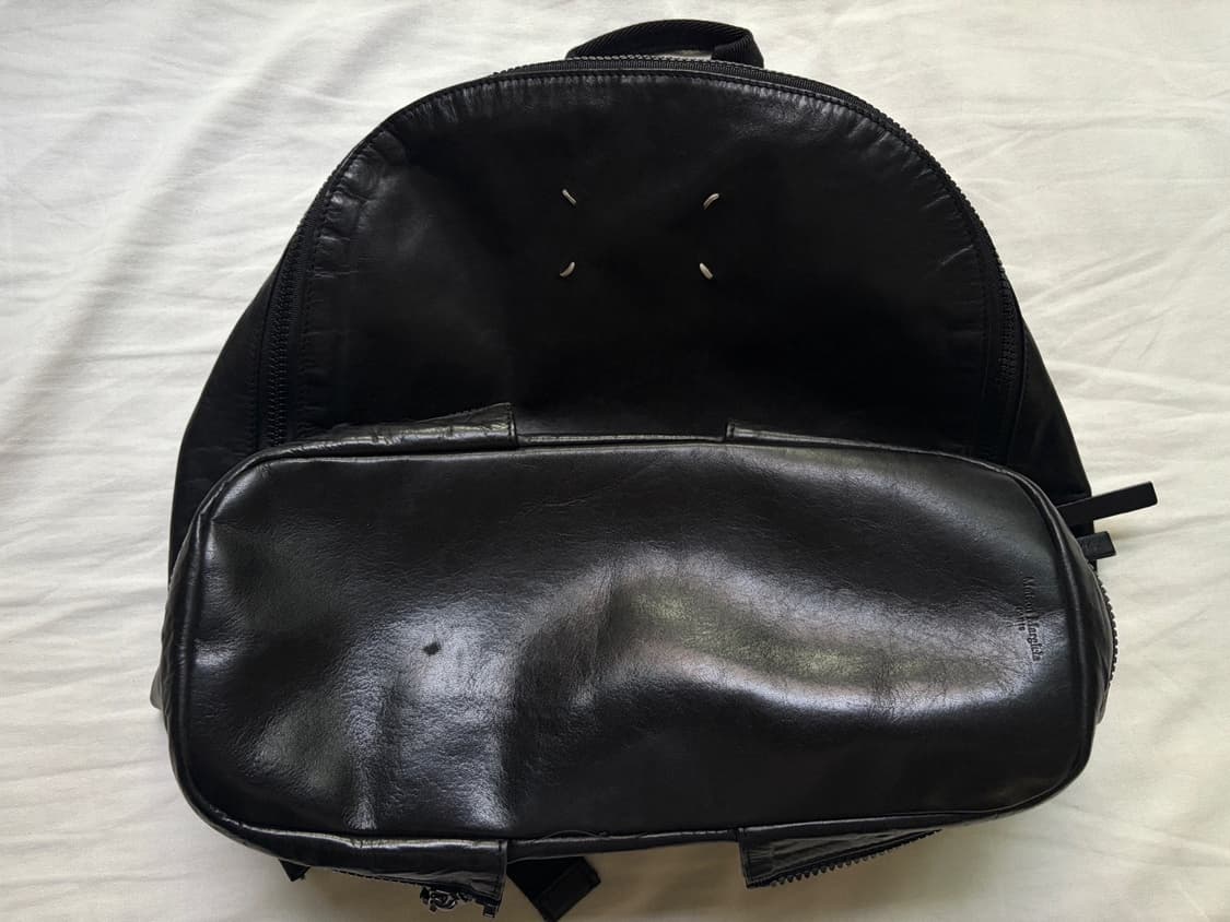 메종 마르지엘라 스티치 레더 백팩 블랙 가방 Maison Margiela 상품이미지5