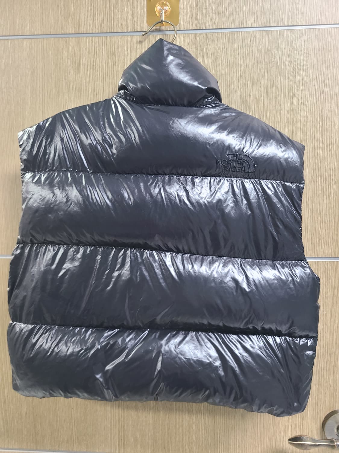 노스페이스 눕시 크롭 패딩조끼 유광 블랙 85 상품이미지6