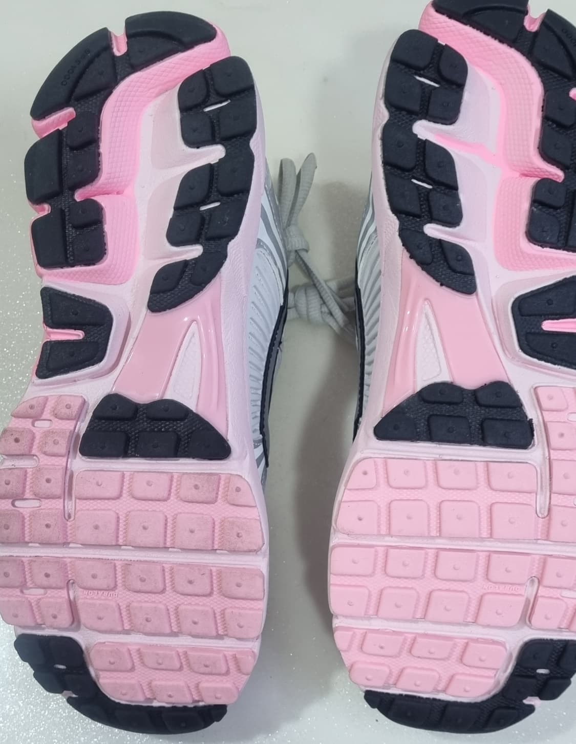 나이키 줌 보메로 5/240 상품이미지4