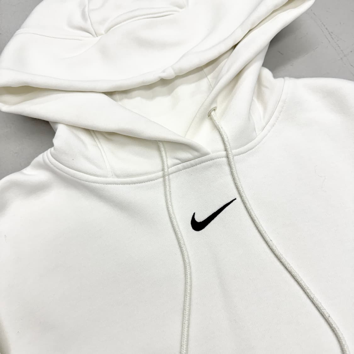 나이키 신형 미들스우시 후드티 화이트 상품이미지3