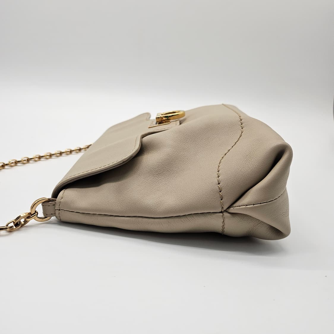 정품 페라가모 플랩 체인 크로스 숄더백 상품이미지5