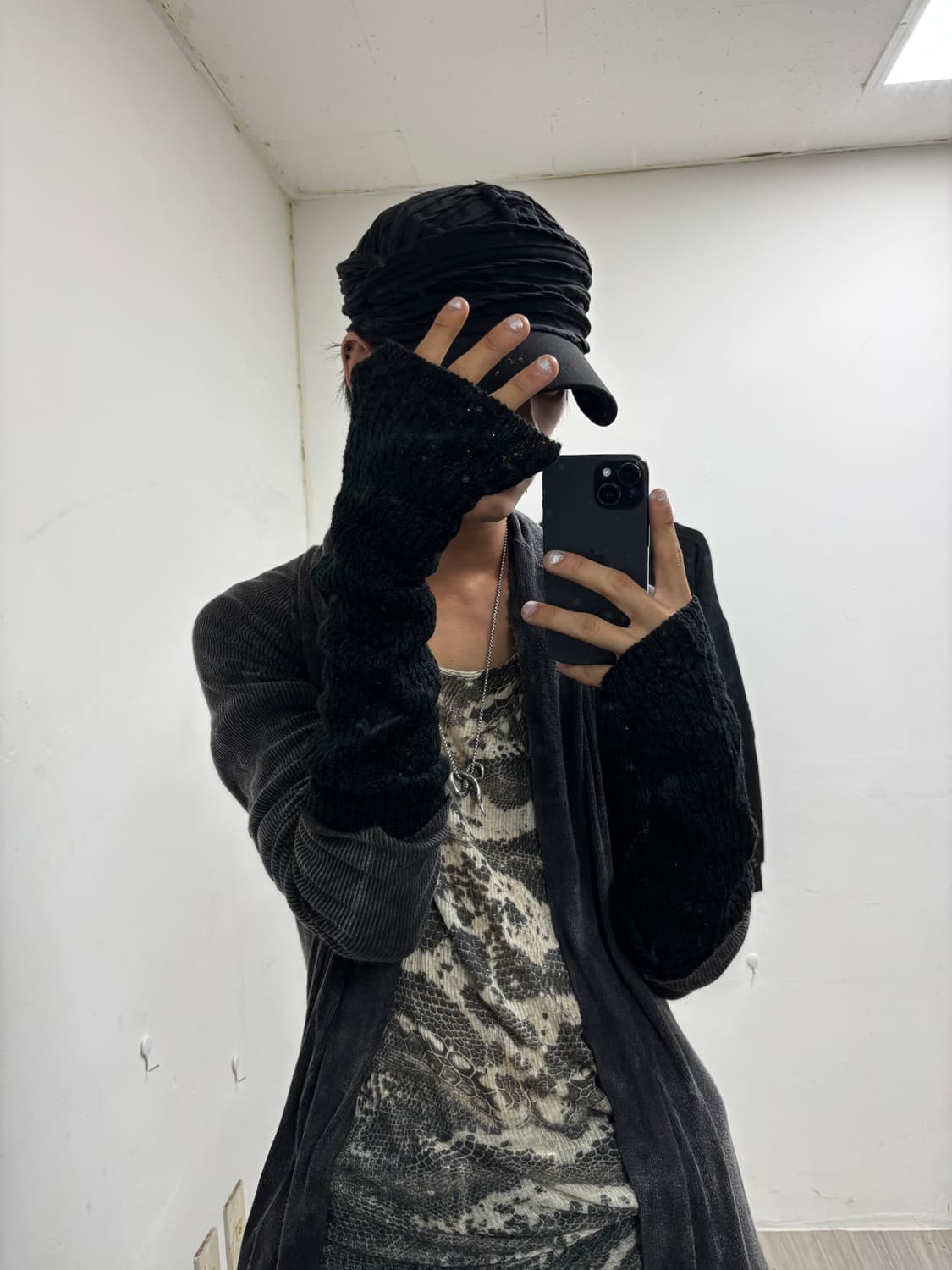 “Unknown” Black Knit handwarmer 상품이미지1