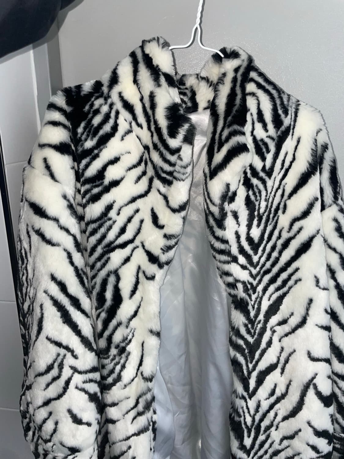 애니멀 패턴 페이크 퍼 자켓 상품이미지1