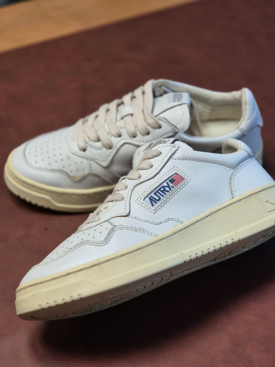 실착용2회 235-240(37) 오트리 메달리스트 로우 스니커  상품이미지6