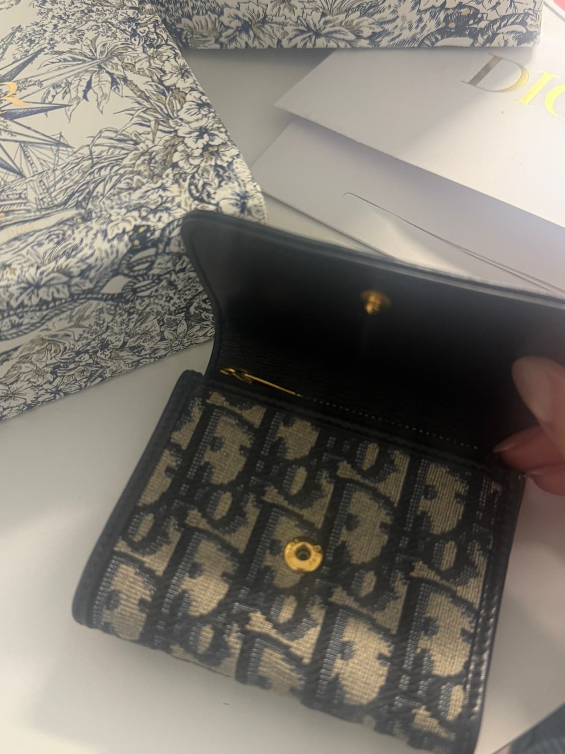 공홈구매 풀박 디올 30 몽테인 반지갑 상품이미지4