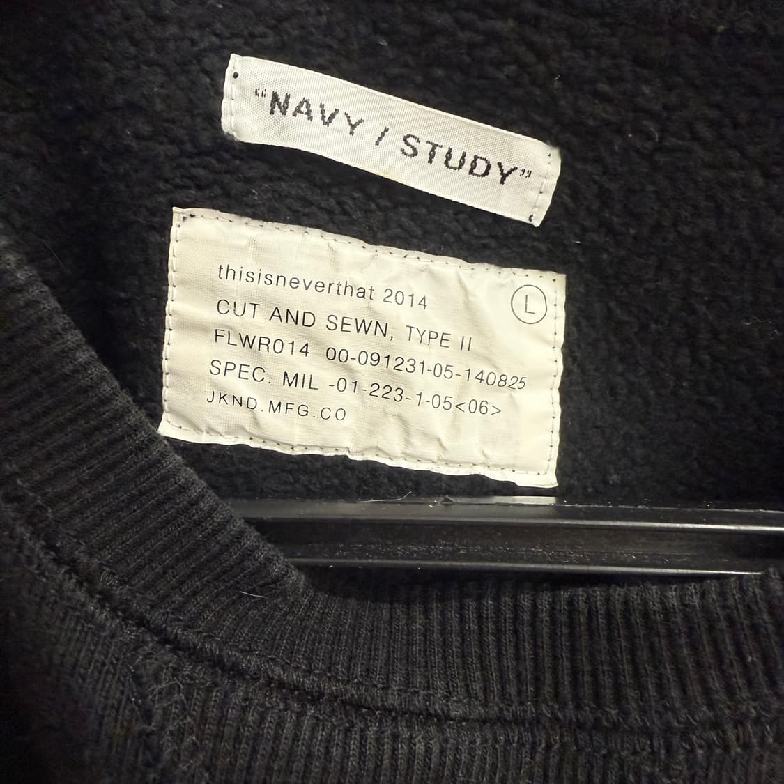 디스이즈네버댓 초판 navy study 맨투맨 상품이미지2