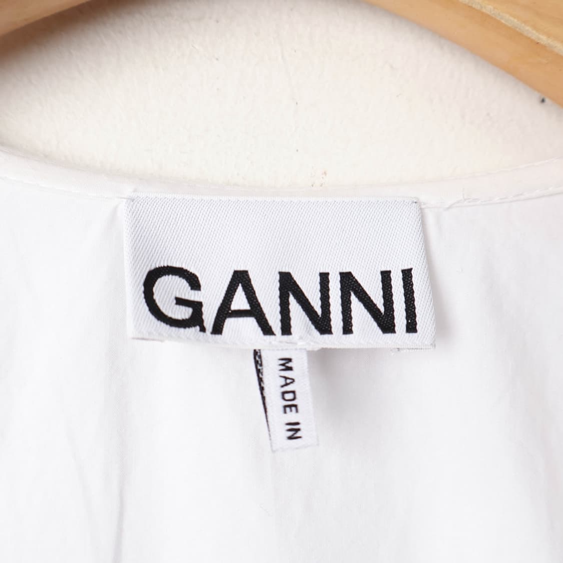 55/GANNI 가니 코튼 포플린 V넥 프릴칼라 셔츠 상품이미지6