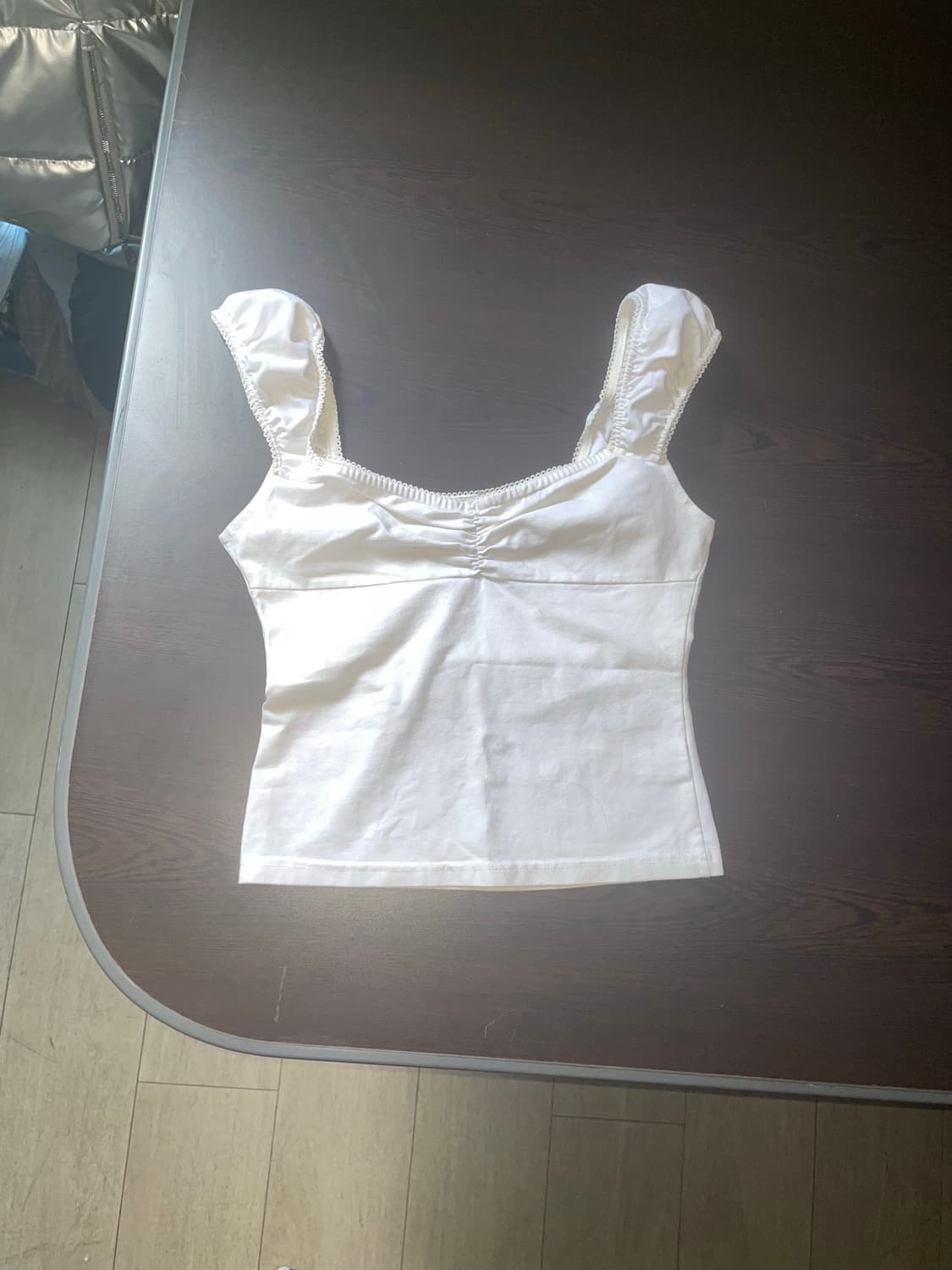 퍼프 크롭 셔링 슬리브리스 상품이미지1