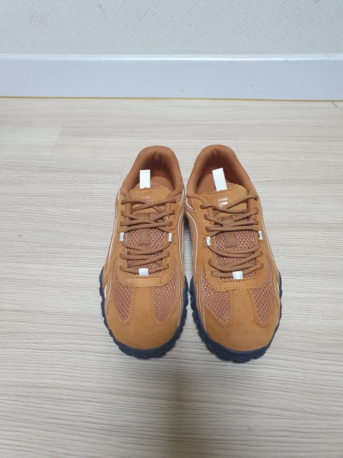휠라 에샤페 LX 카멜 스니커즈 250 상품이미지3