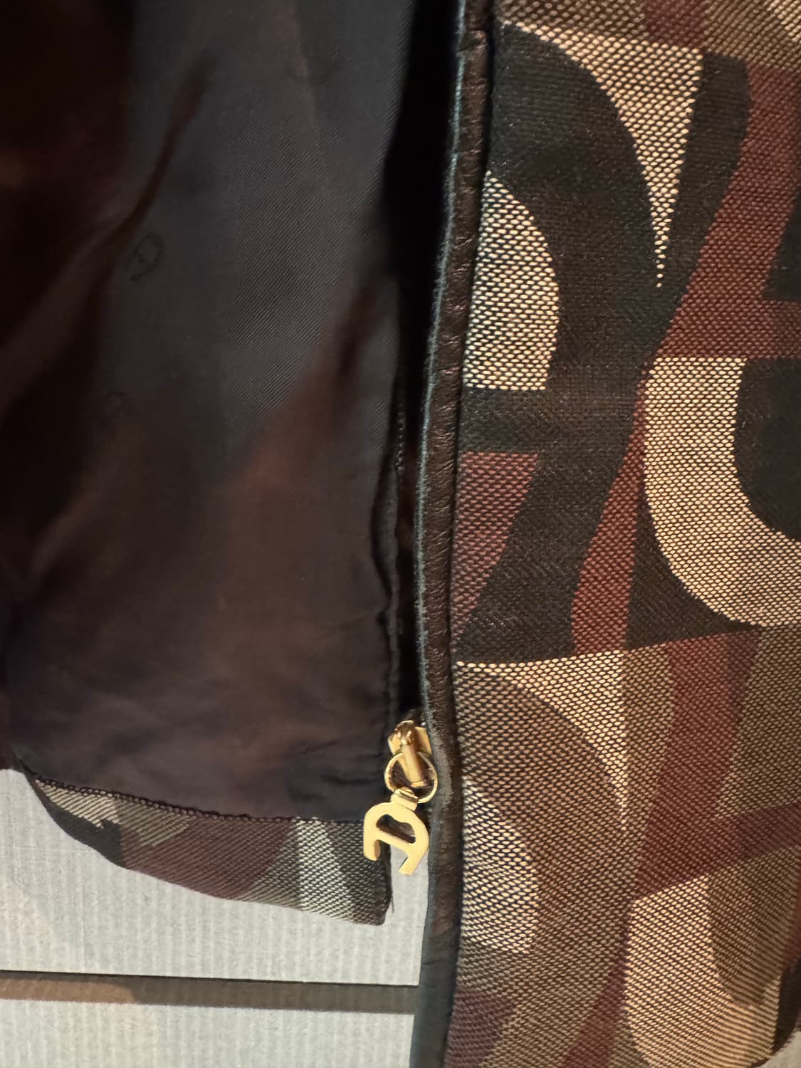 아이그너 레더 코트 42사이즈 상품이미지4