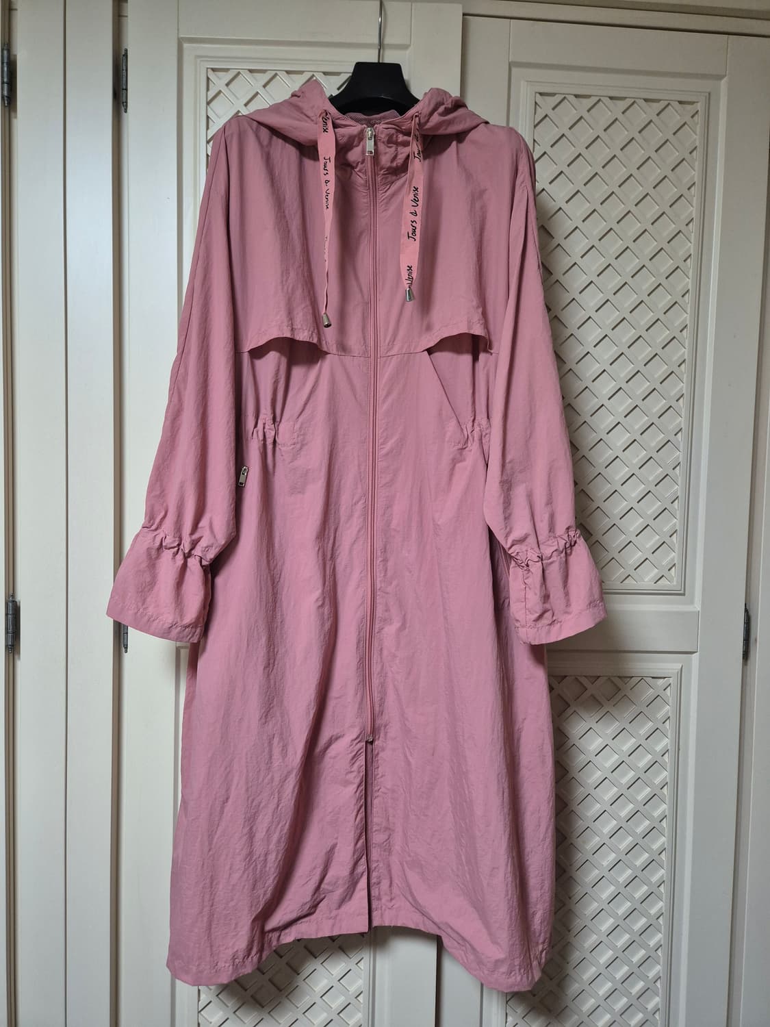 비지트인뉴욕 후드 바람막이 코트 상품이미지1