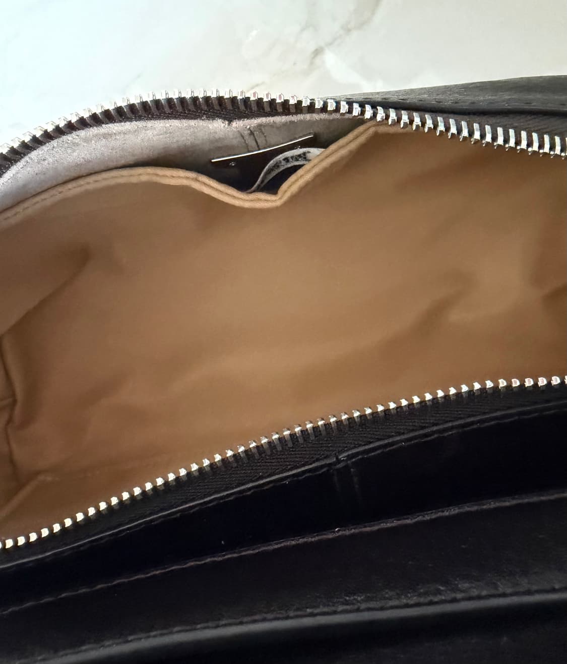 르메르 글로시 베지터블 레더 스몰 기어백 에스프레소 상품이미지4