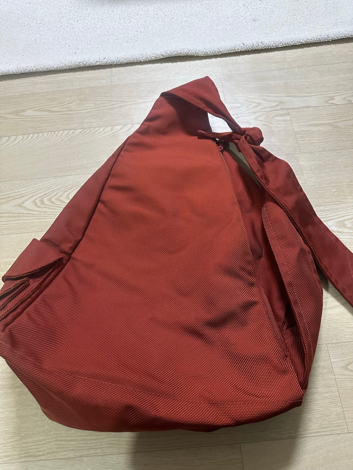 라프시몬스x이스트팩 슬링백 레드 상품이미지3