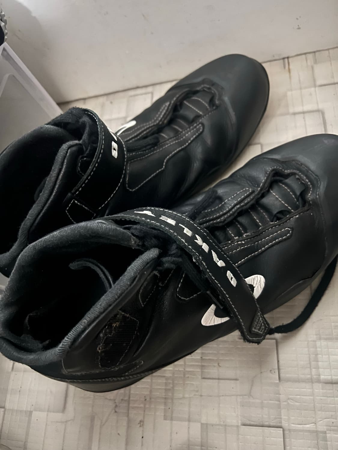 오클리 하이탑 290팝니다.  상품이미지1