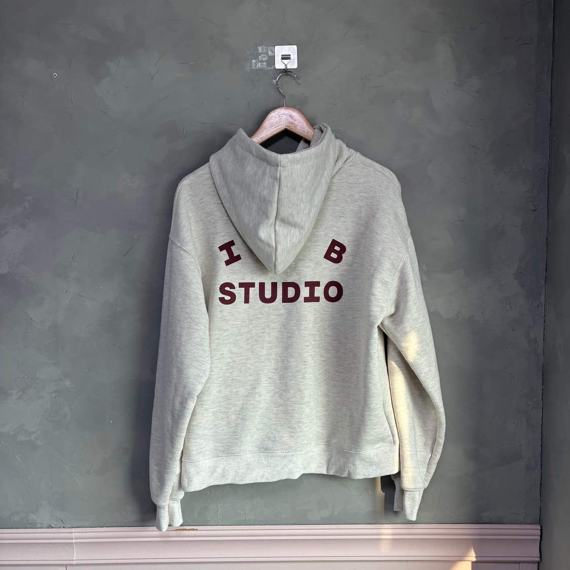 아이앱스튜디오 후드티 오트밀 버건디 상품이미지4