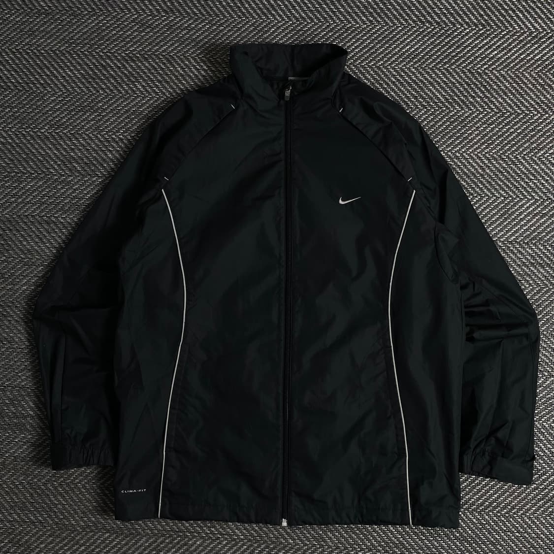 나이키 스우시로고 라이닝 디테일 블랙 바람막이y 3232 상품이미지2