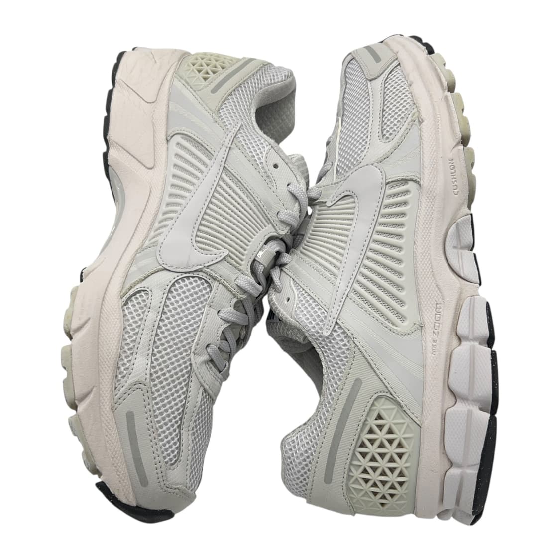 285 나이키 줌 보메로5 바스트 그레이 2023 상품이미지3