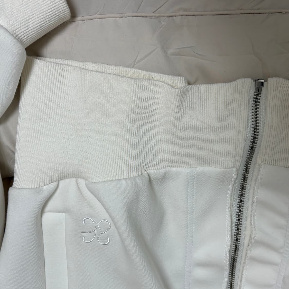 런웨이티켓 후드집업 상품이미지2