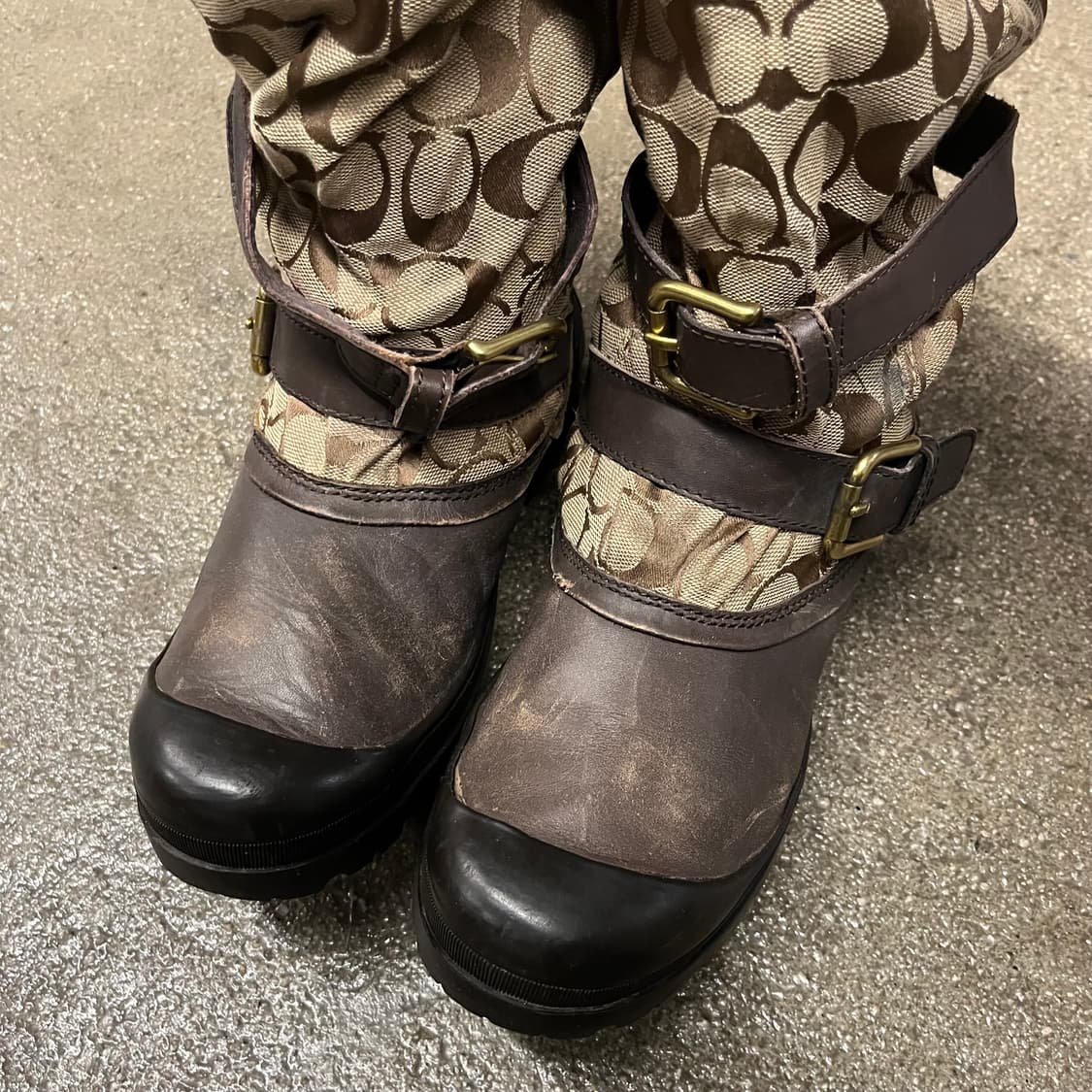 코치 홀리웨이 쉐르파 부츠 (245) 상품이미지3