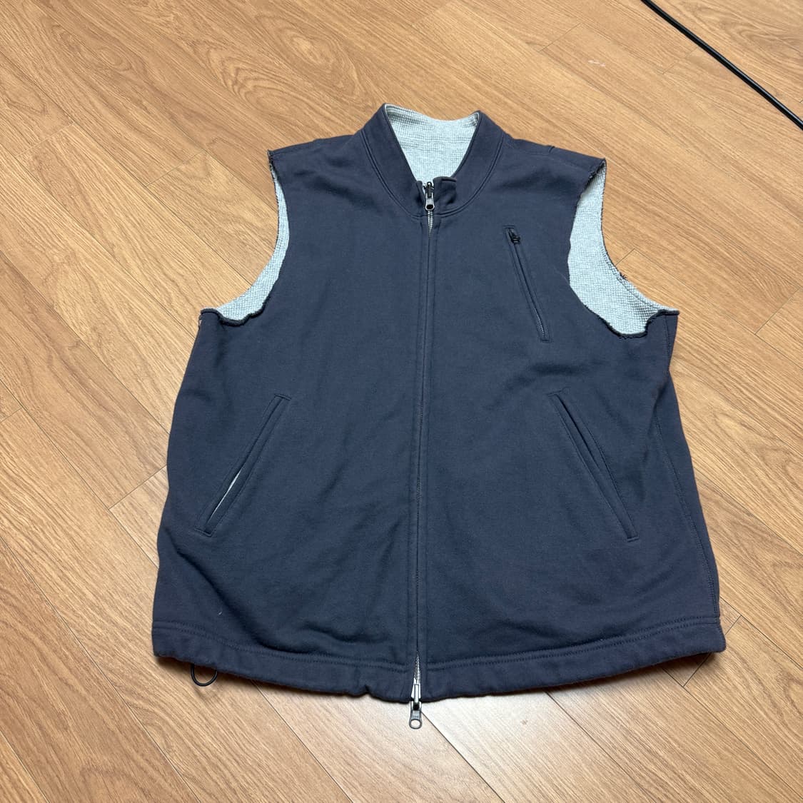 해칭룸 리버서블 베스트 네이비 색상 상품이미지2