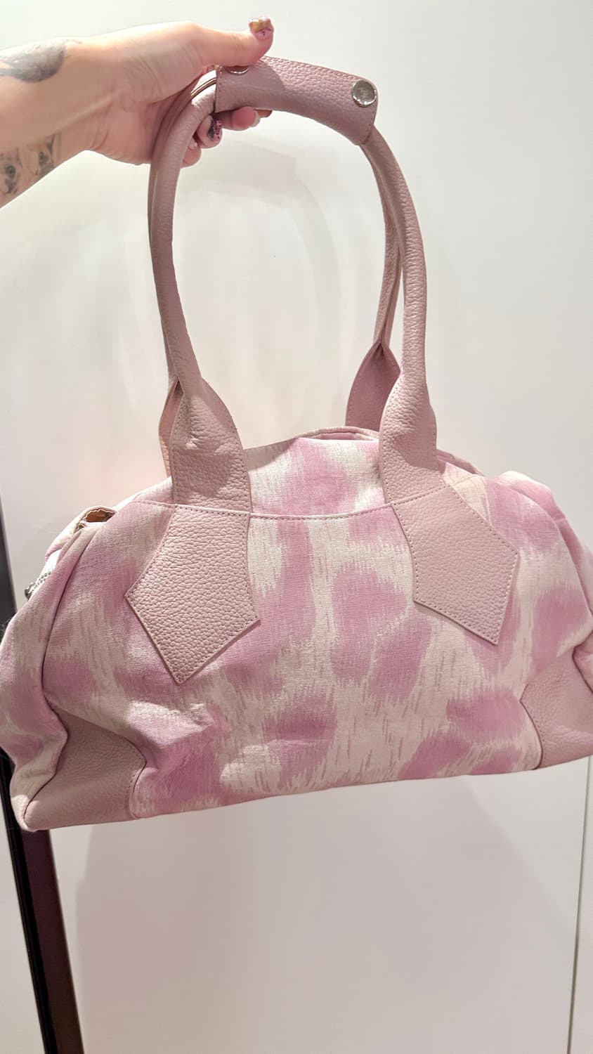 Vivienne Westwood 핑크 레오파드 보스턴백 브로치 포함  상품이미지4