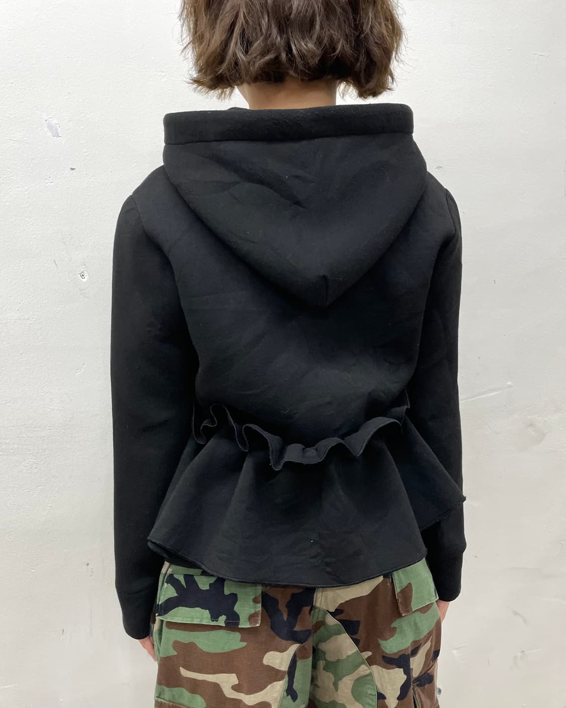 Shirring Decorated Black Hooded Zip-Up 상품이미지5