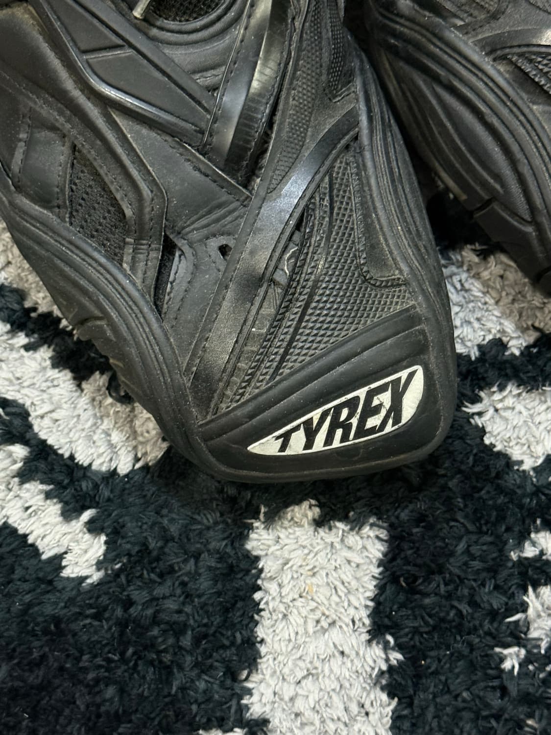 [44]발렌시아가 타이렉스 상품이미지3