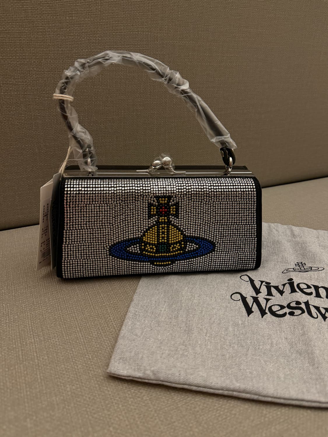새상품) 비비안웨스트우드 대대장 스퀘어핸드백 상품이미지6