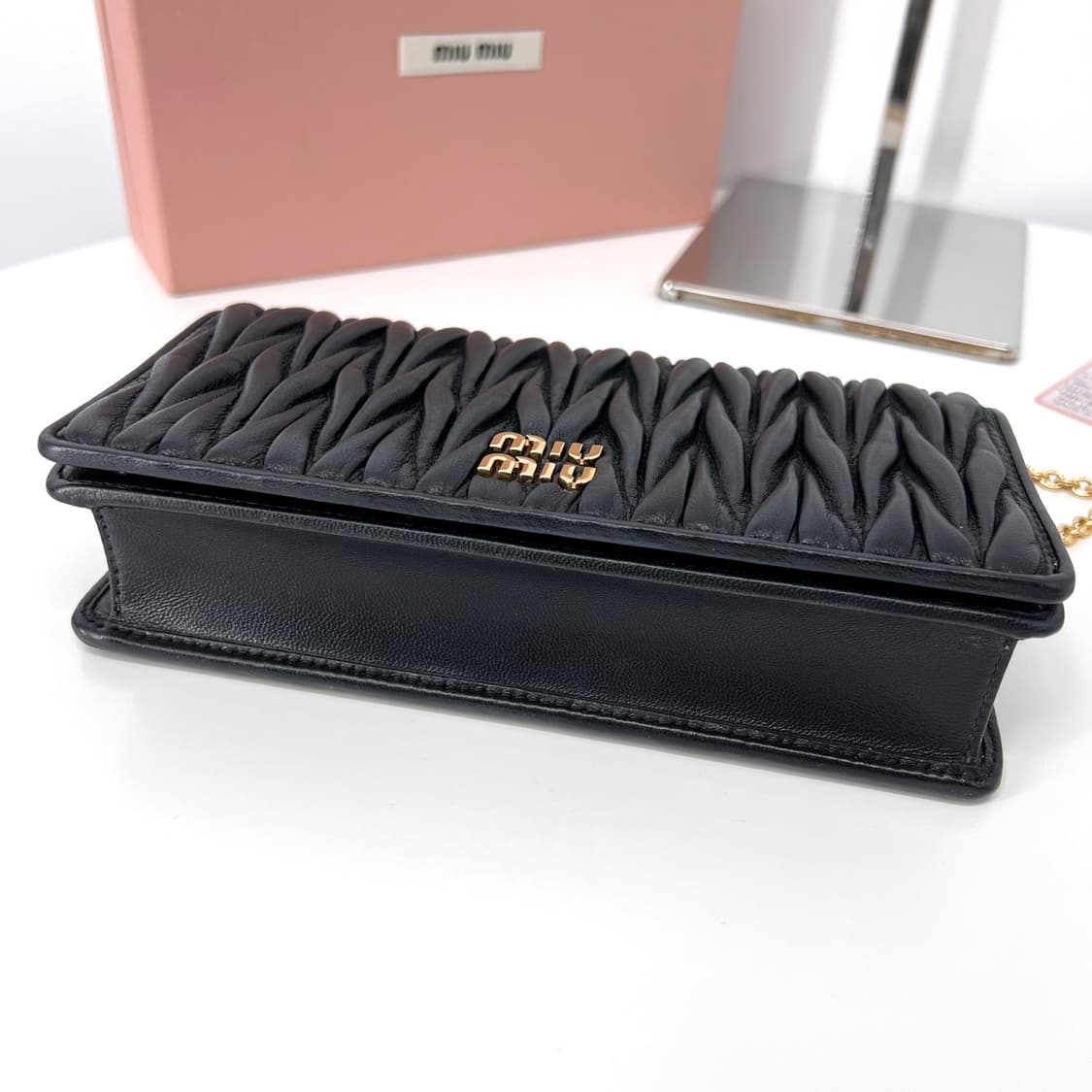 미우미우 마테라쎄 나파 체인 크로스백 블랙 (5ZH178) 상품이미지6