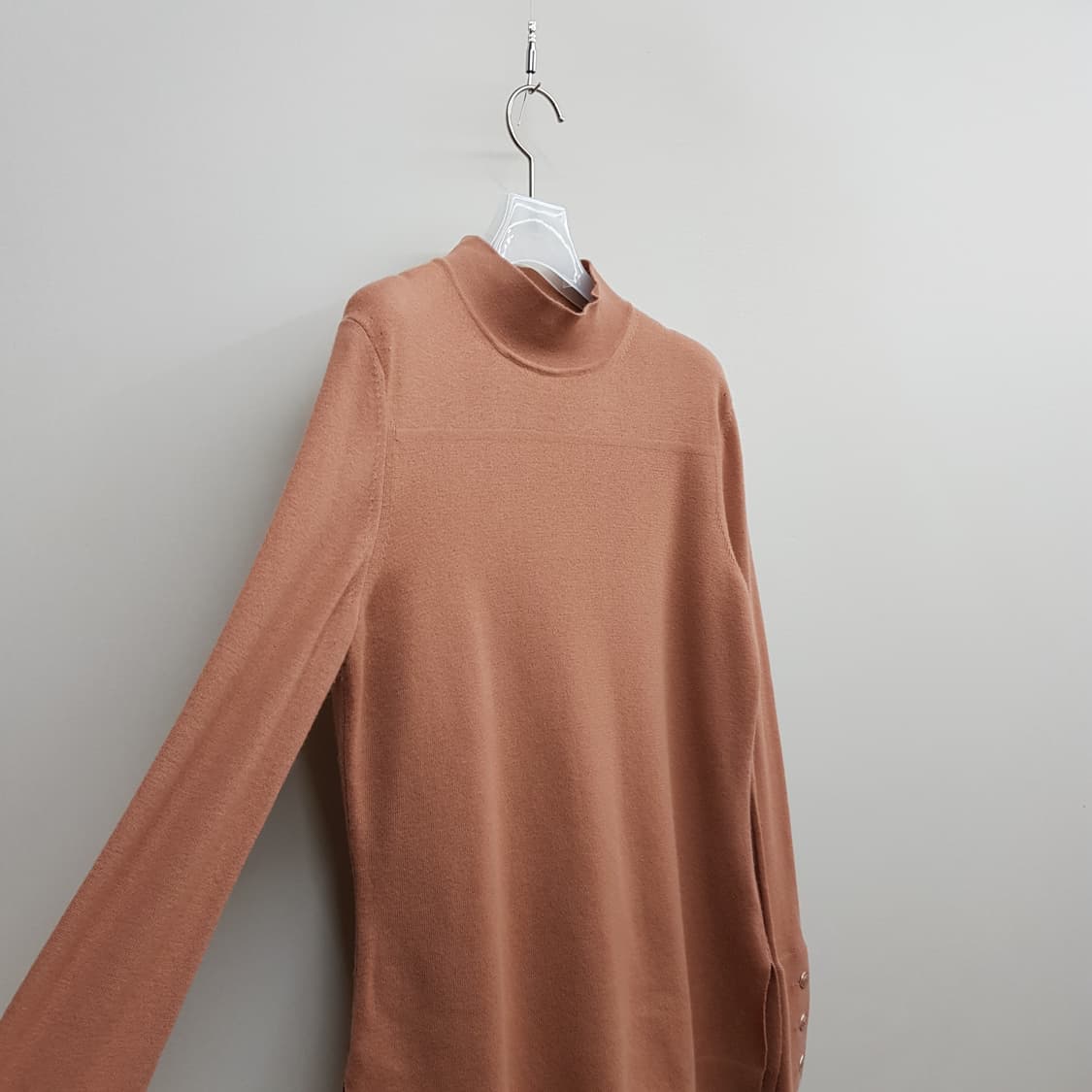 한섬 MINE 모크넥  버튼포인트 니트 F사이즈 상품이미지3