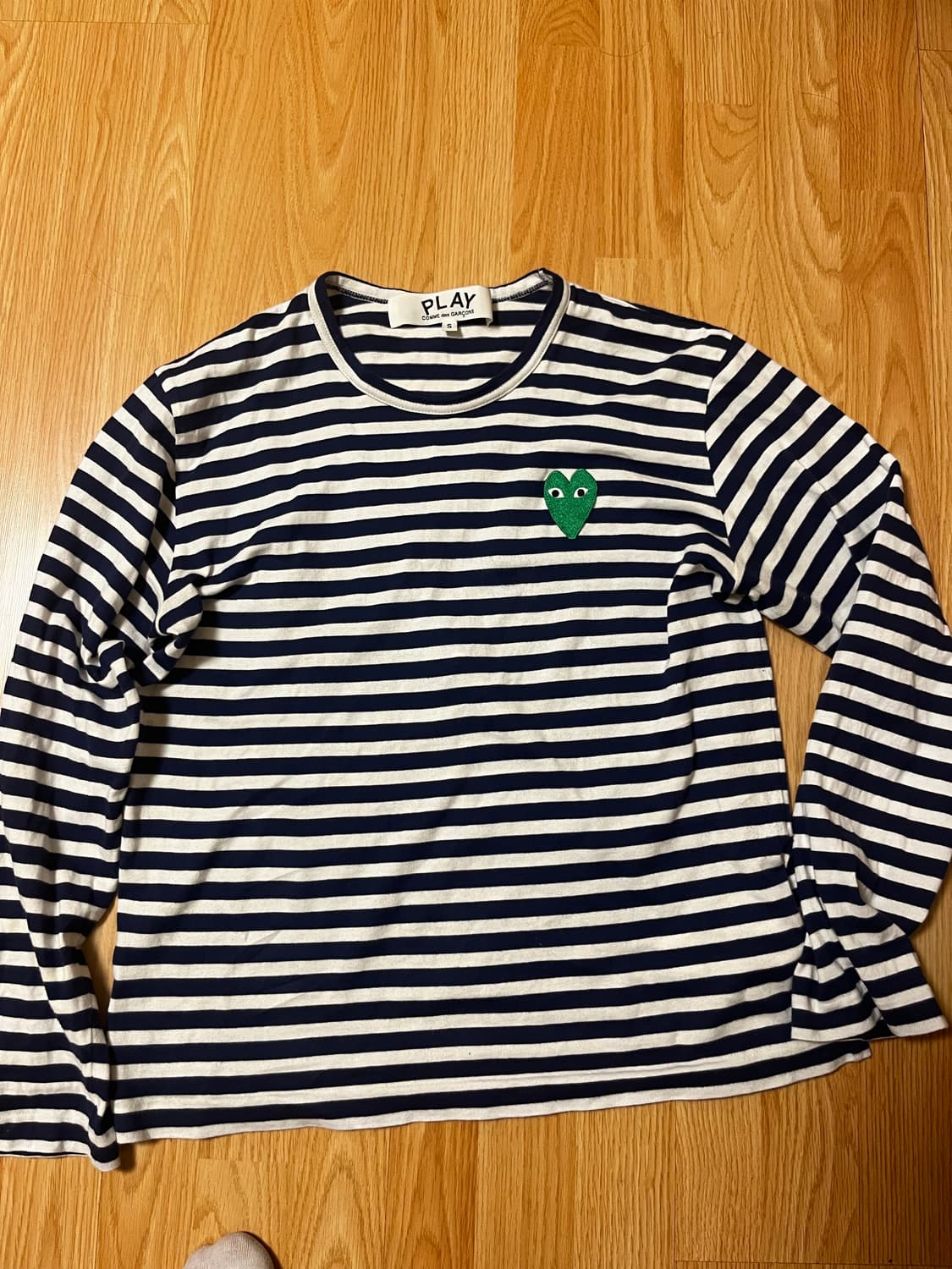 플레이 꼼데가르송 빅 그린 하트 스트라이프 롱슬리브(s) 상품이미지1