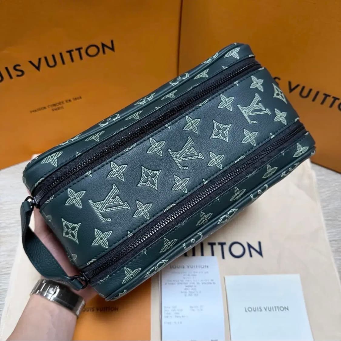 [미사용/선물가능] 루이비통 쉐도우 도프 키트 돕키트 파우치백 상품이미지6