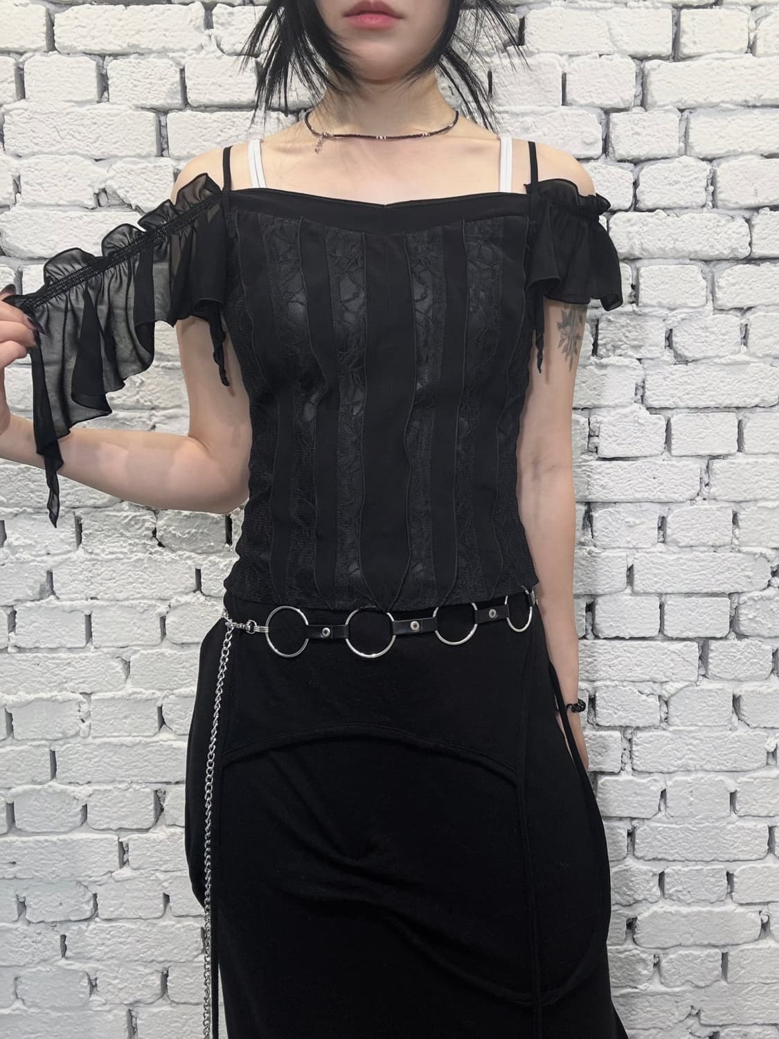 Lace Off-Shoulder Frill Top 상품이미지2