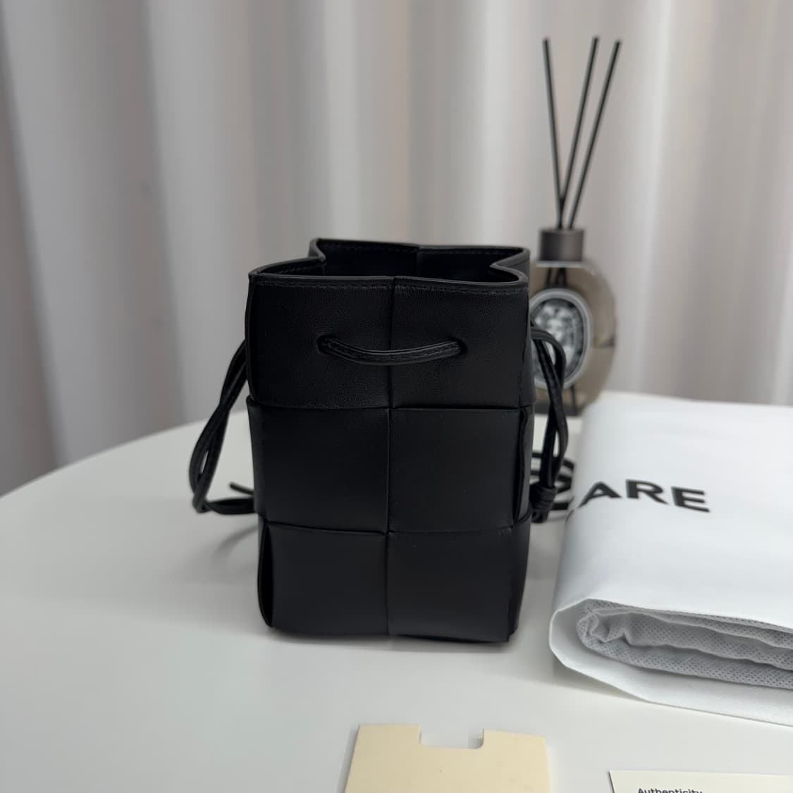 [정품] 보테가베네타 미니 카세트 버킷백 상품이미지3