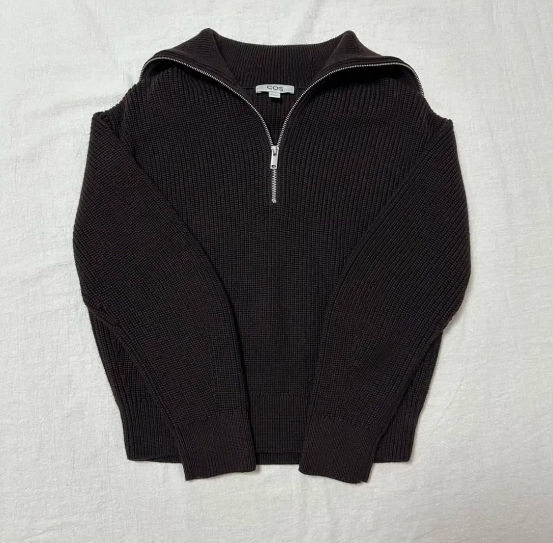 코스 하프집 스웨터 브라운 상품이미지2