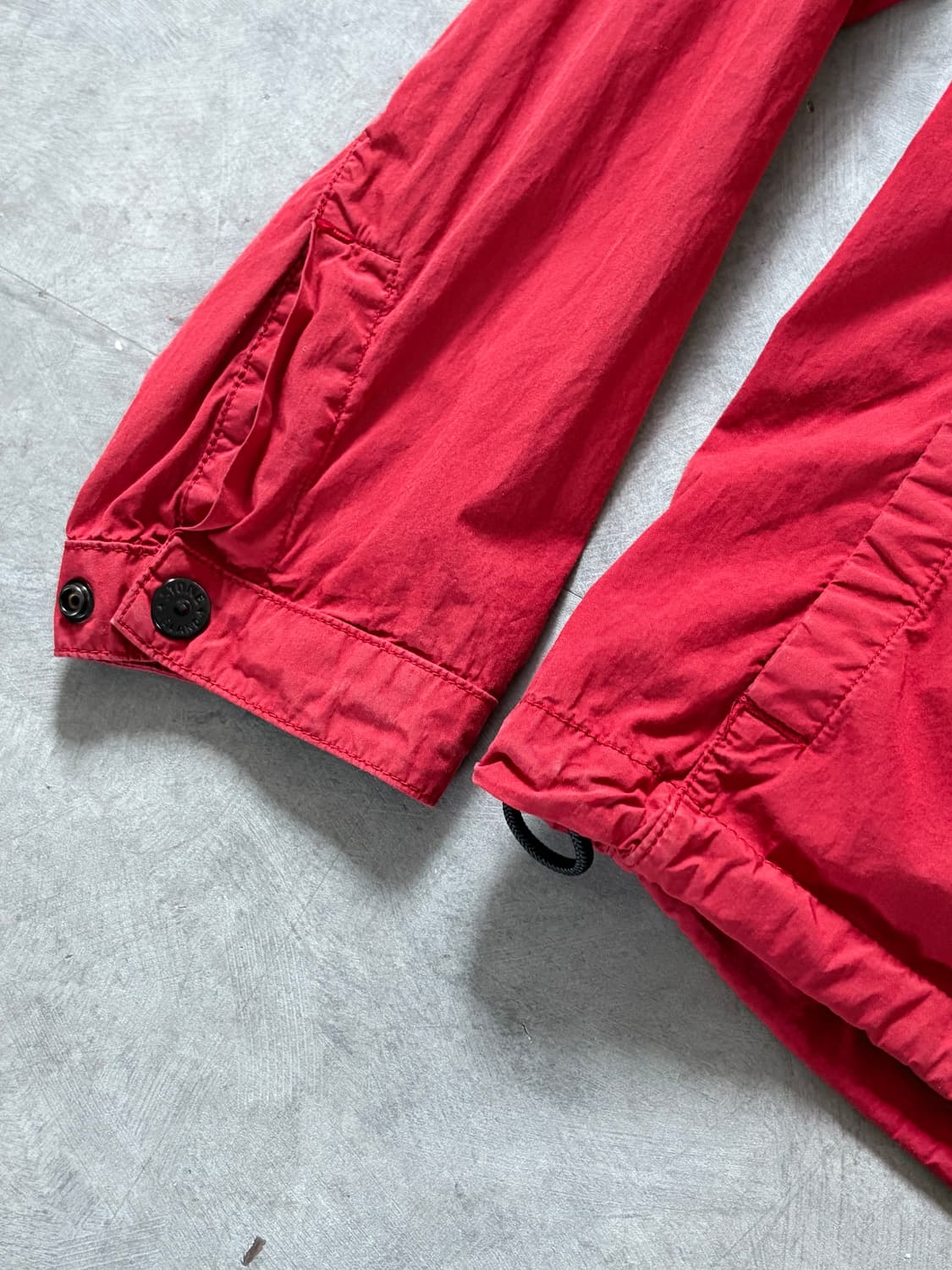 Stone-Island 스톤아일랜드 레드 컬러 와펜 셔츠 자켓  상품이미지4