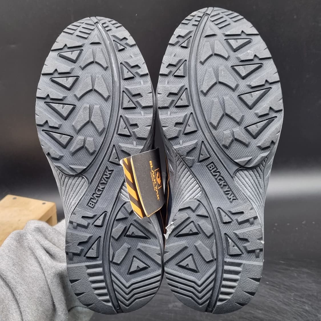 새상품 블랙야크 4인치 안전화240. 상품이미지3