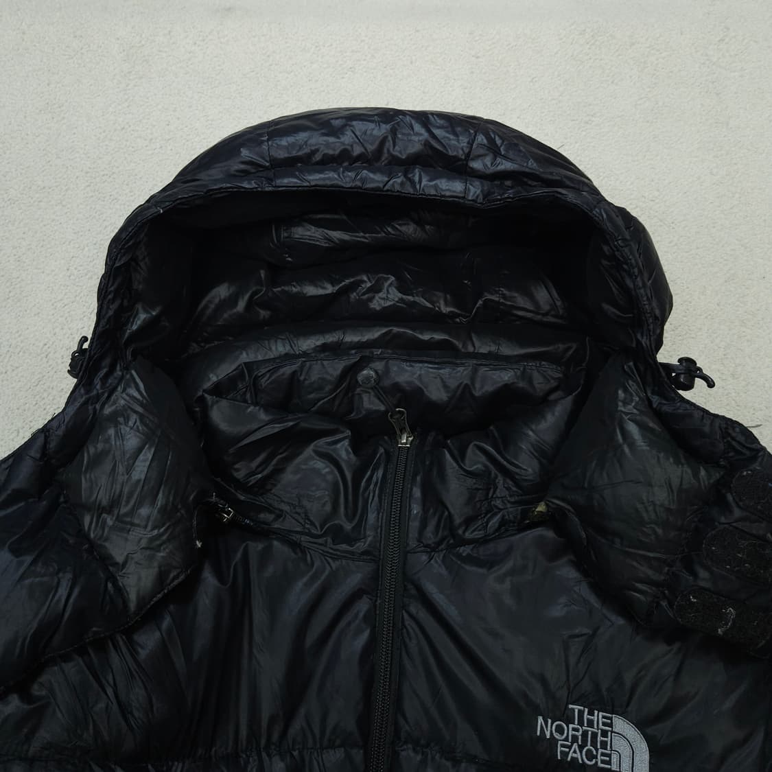 노스페이스 700필 구스 다운 후드 패딩 100 블랙 상품이미지4