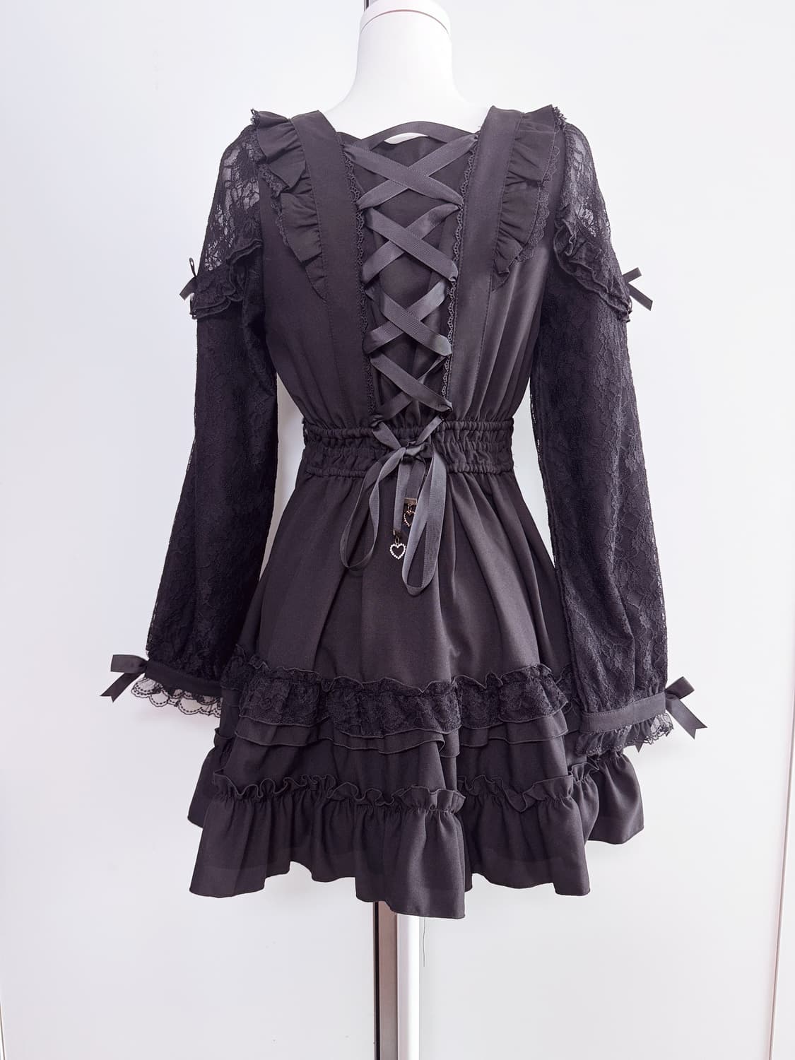 Lizlisa 리본 티아라 티어드 원피스 블랙  상품이미지3